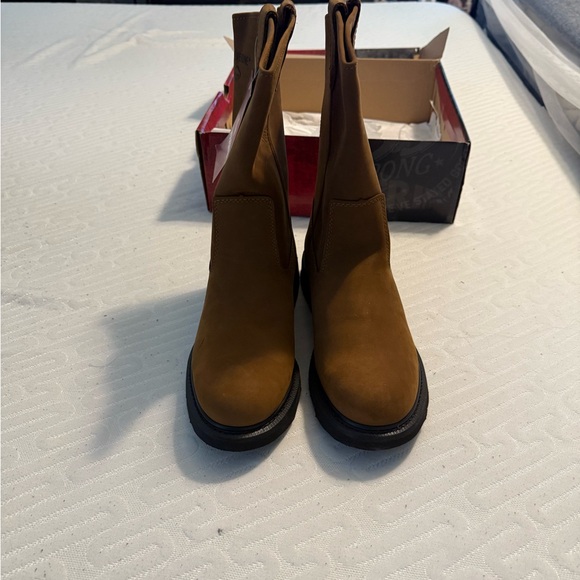 Wolverine Tan Leather Boots - Picture 3 of 5